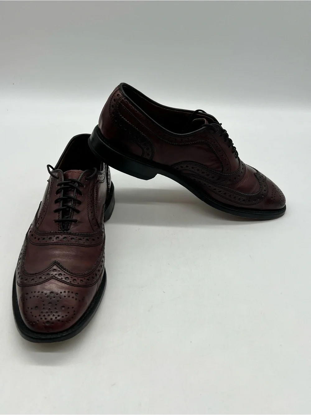 Allen Edmonds McAllister Men 7.5D Burgundy Leather Wingtip Oxfords Dress Shoes.